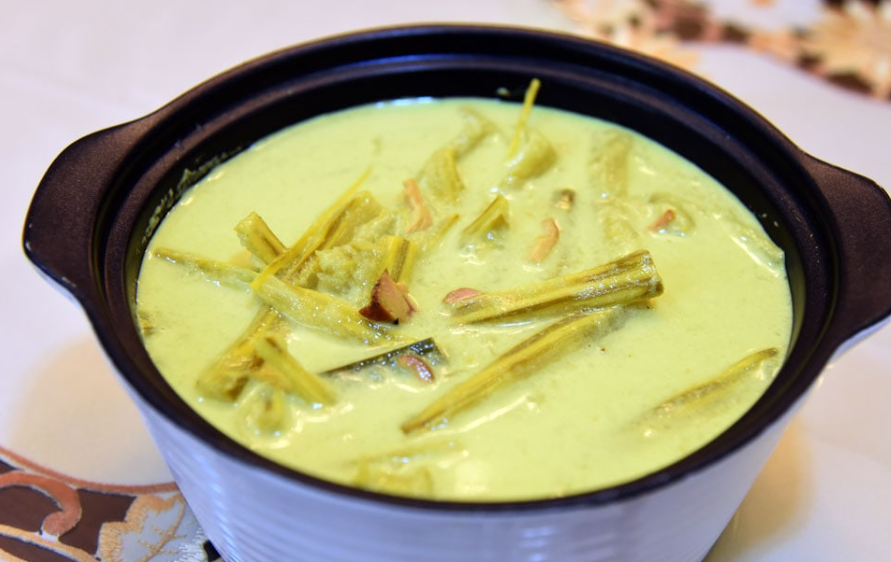 Milk is the catalyst that turns the clear broth into a gentle yellow. Photo Credit: Maldives Cook via Google Images
